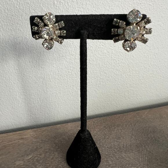 Vintage Rhinestone Studded Dazzling Cluster Burst Ornate Screw Back Earrings - Picture 6 of 9